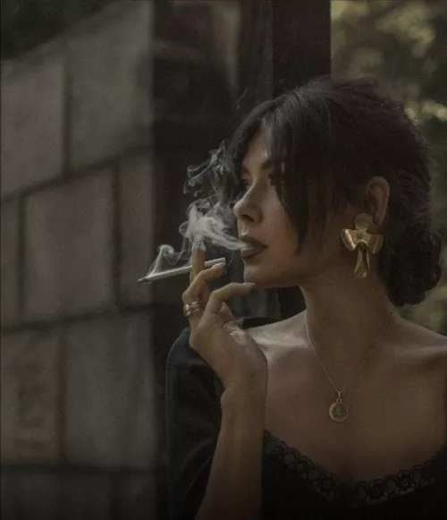 Wouldn't you let her have all the attention she wants? 🔥I'd like to be with a Goddess like that 