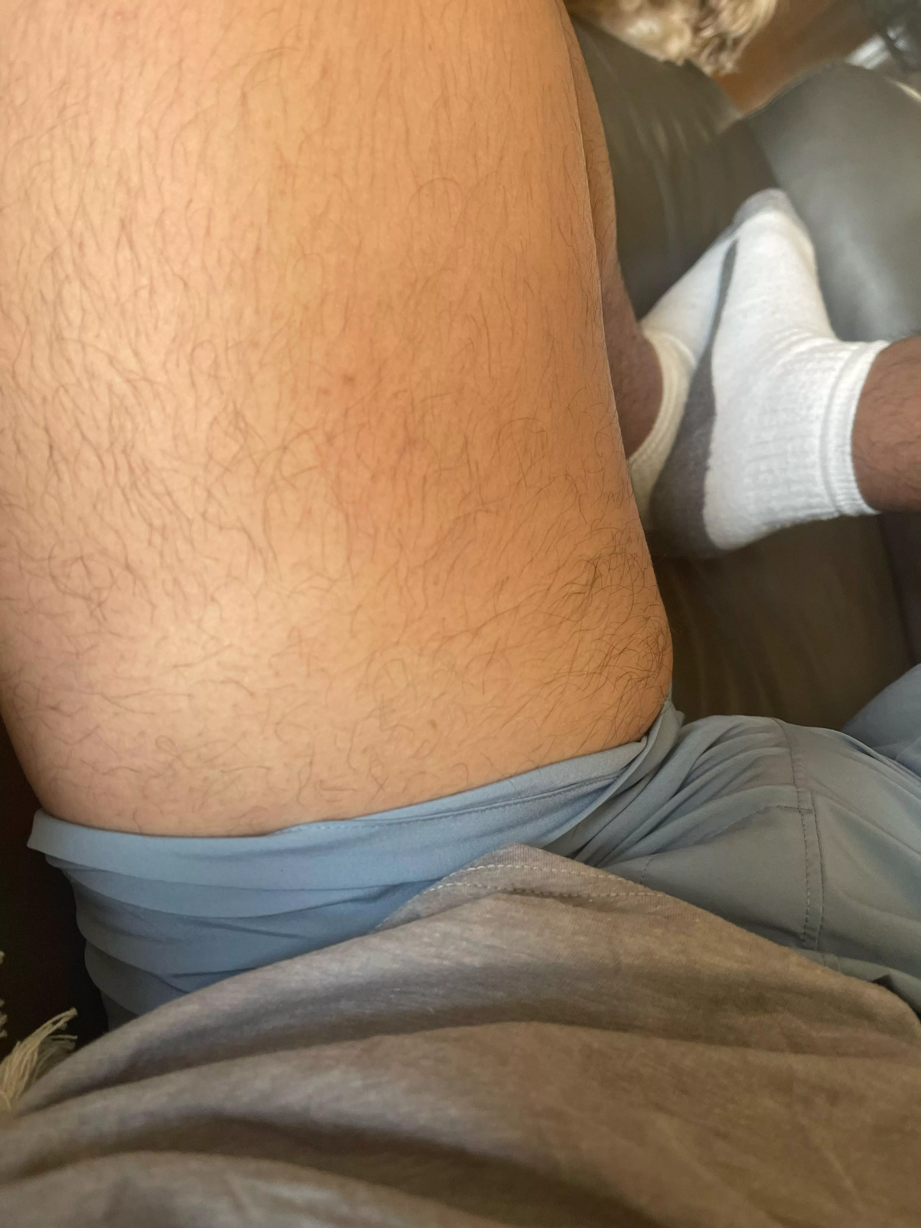 18 anyone wanna talk and chill? Hmu