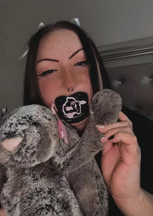 Clover says hi everybunny! 🐰