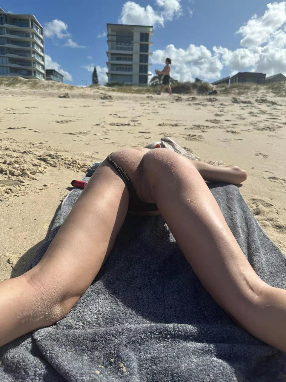 Completely unaware what was happening right next to him... 😈