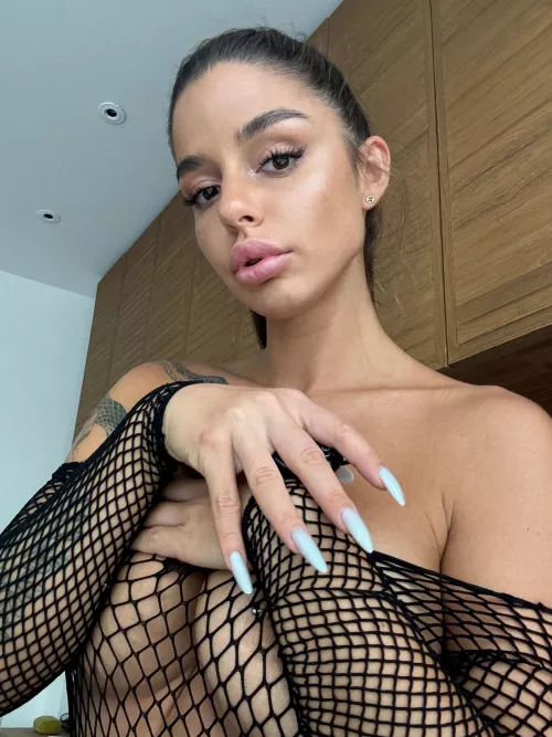 do you wanna see my nails on your dick?