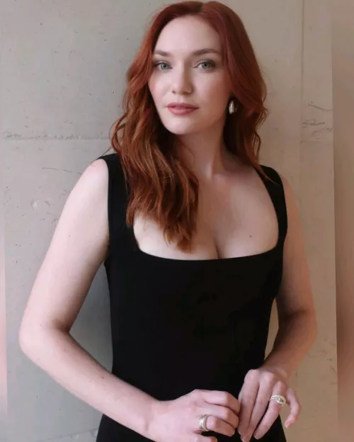 Eleanor Tomlinson 