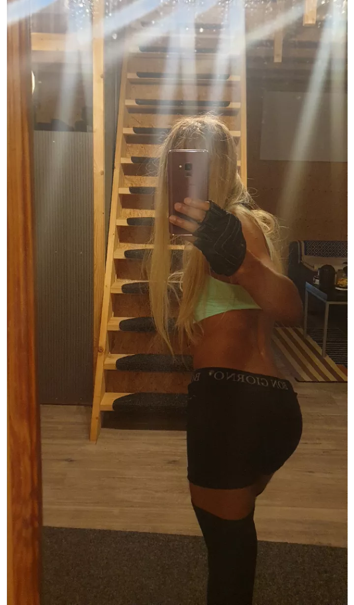 Finee ~ a nice pic from behind ×