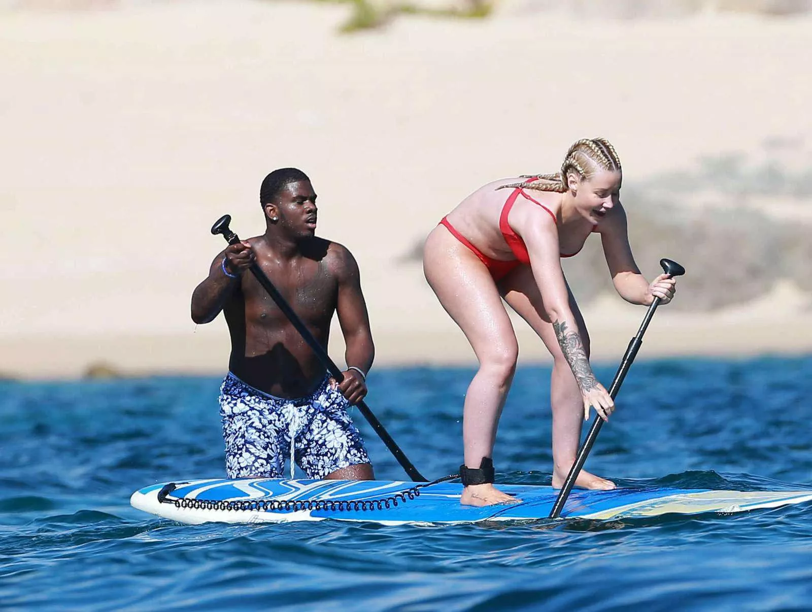 He couldnt resist staring 😂 