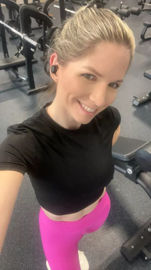 Let’s head to the gym(F41)