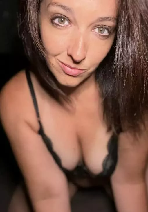 Reading what you would do to me just made me hornier!
