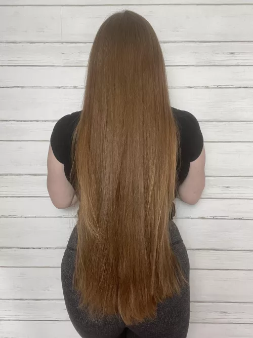 Sheeeeesss baccckkk😉 Can’t wait to show off the new hair growth from my little break 🥰