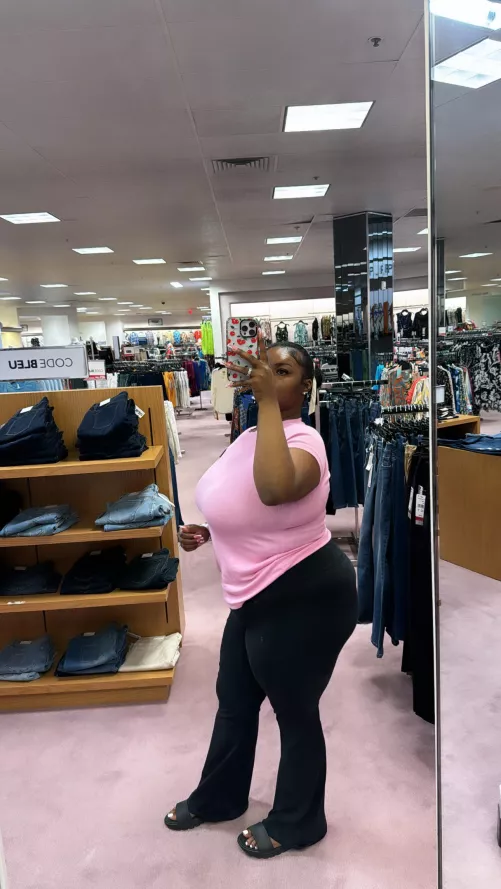 thick in all the right places 😘