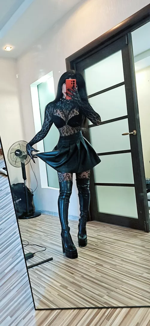 You, me, my bed and my heels. Don't keep me waiting [F]