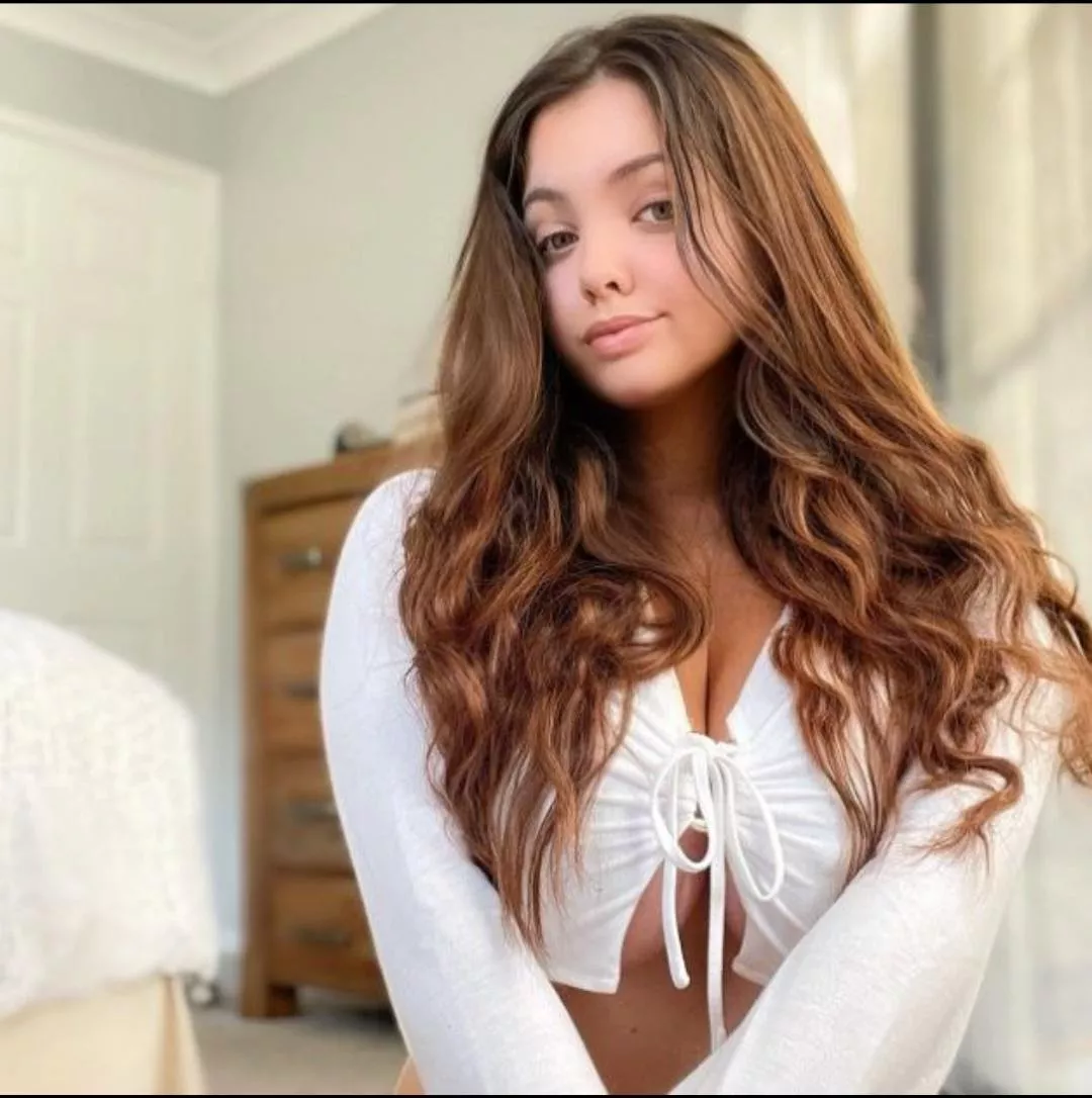 25 [F4M] Night chilling Bored and alone looking for chat and Wanna have some fun. Add me on tele : Hannahq990