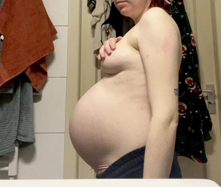 8 months pregnant with a baby from a stranger 