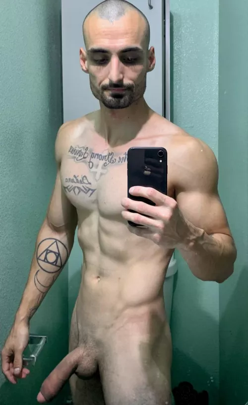 A fantasy of [m]ines is to be recognized by a neighbor , then meating them .XD