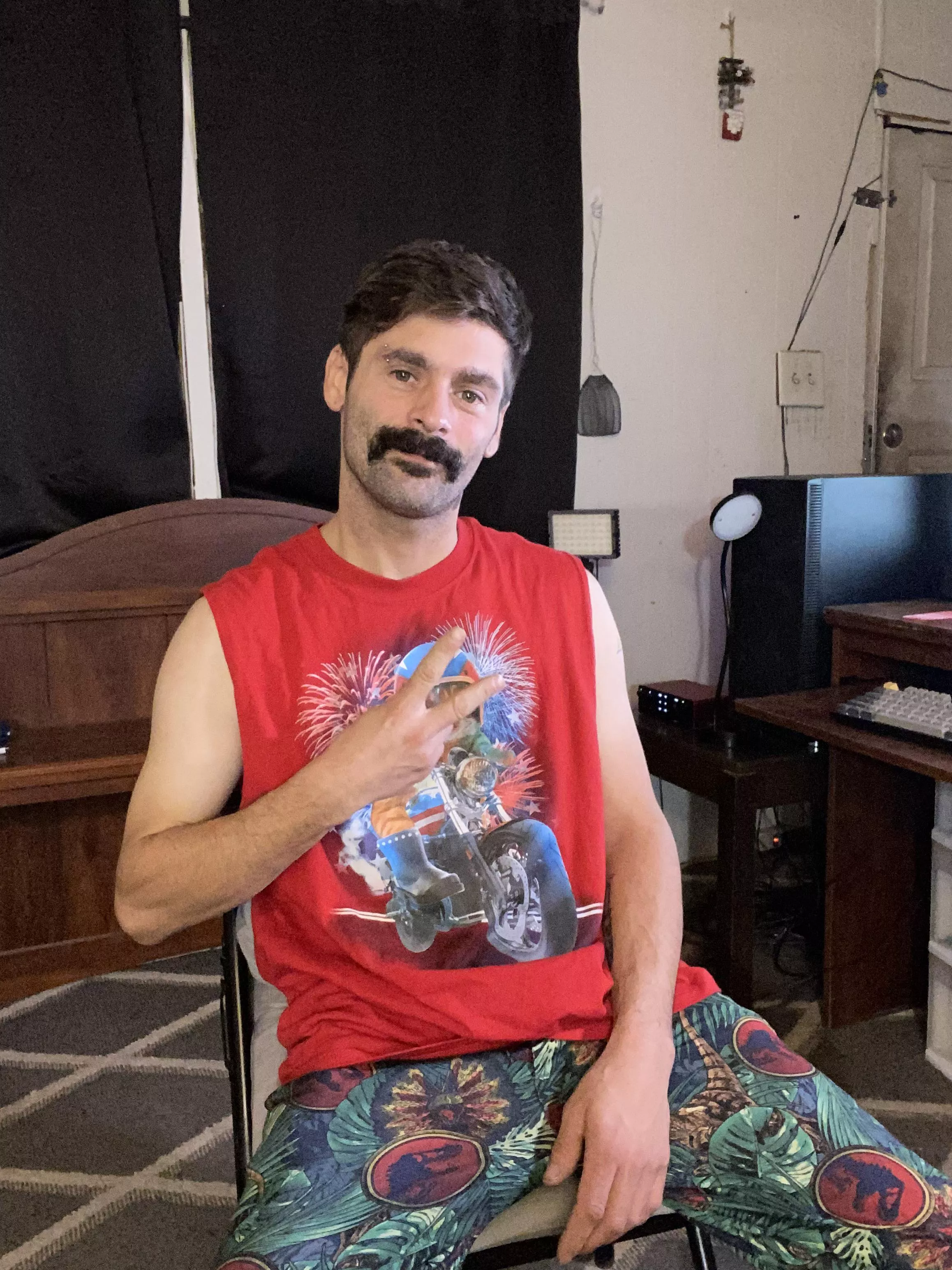 Come hang out and chat!!