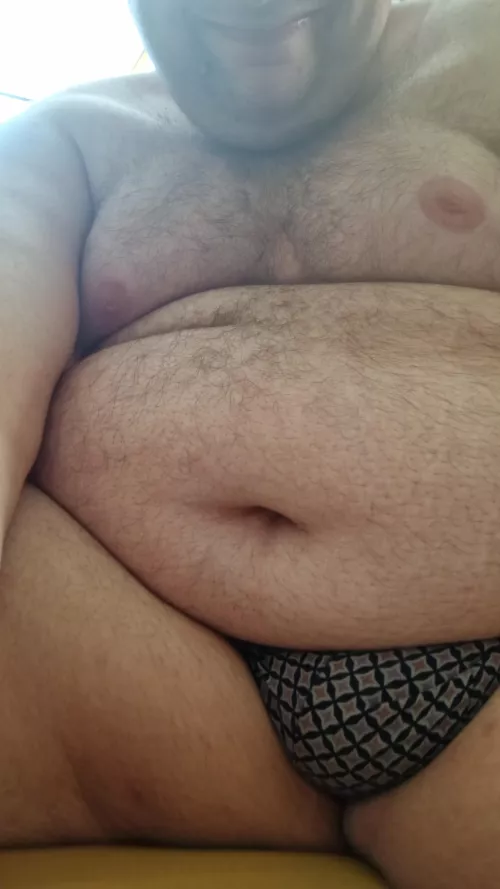 Feeling lonley come cheer me up with kindness 