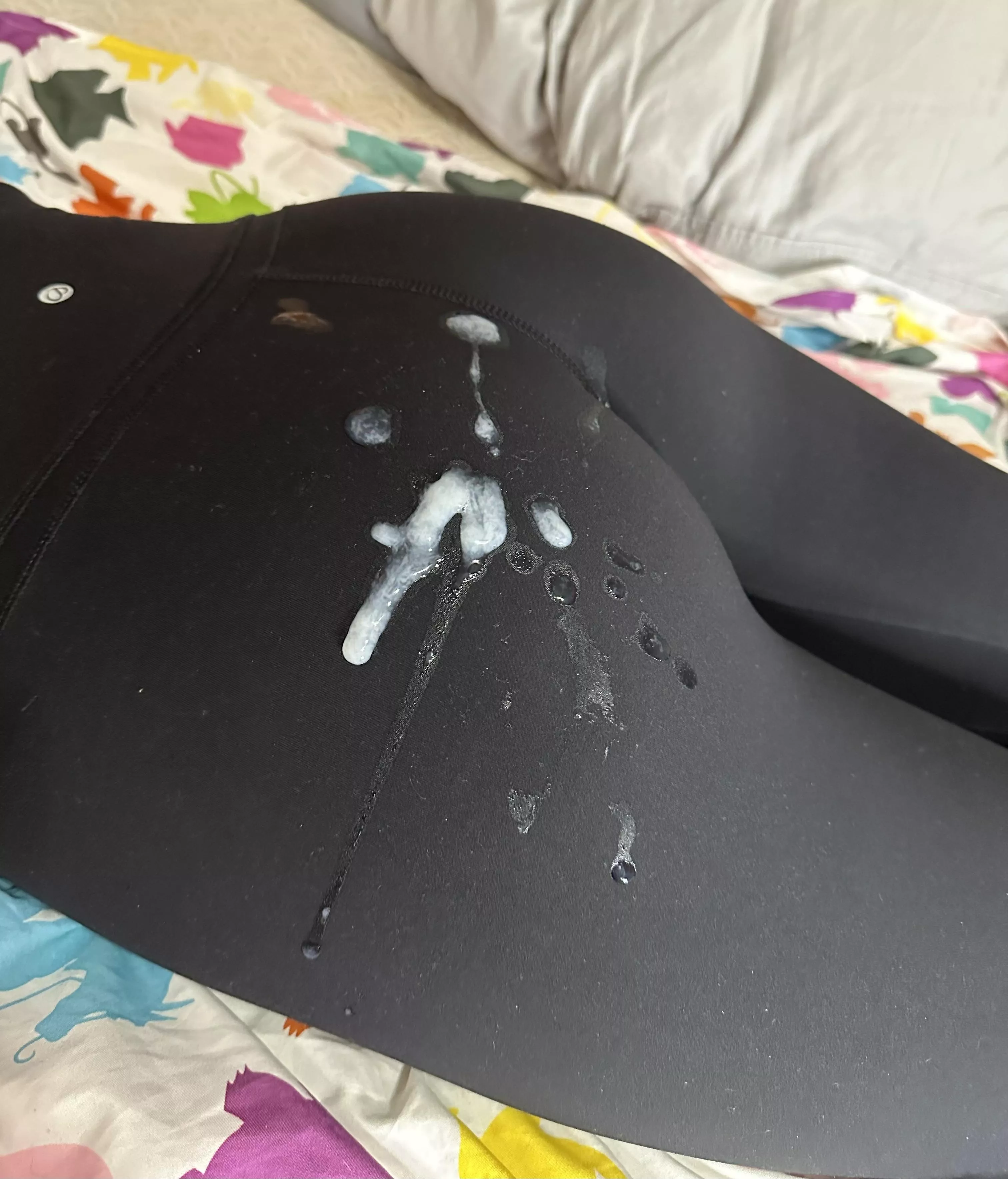 I didn’t expect such a big load on my leggings [18F]