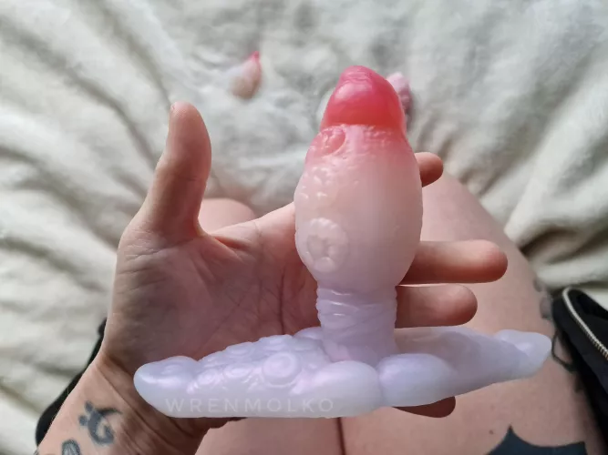 My first vaginal plug! From Tentickle Toys. It's so so good! 