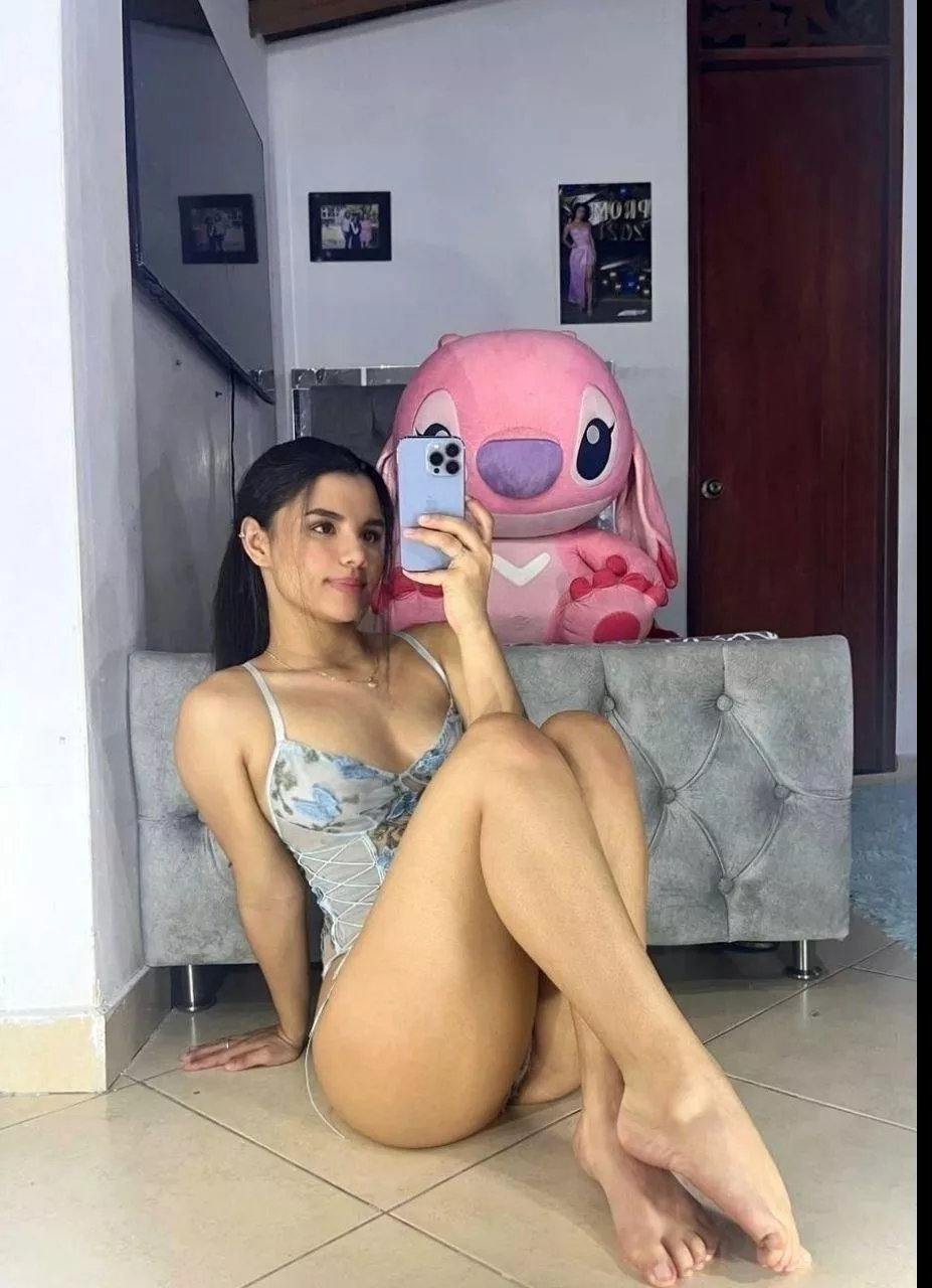 Rate my latina footsies