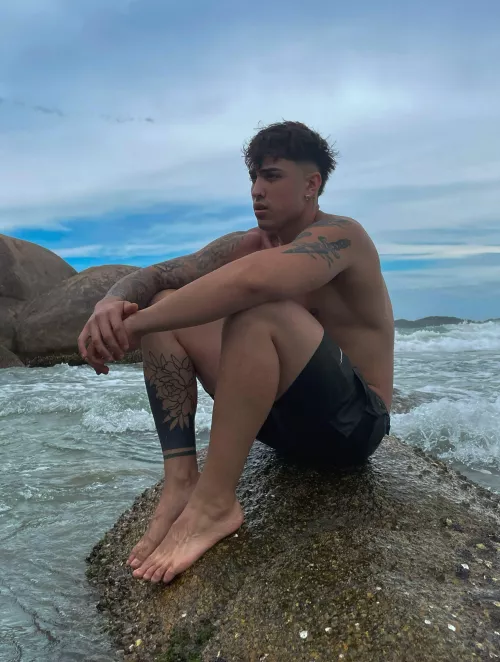 Would you let this tattooed stud dominate you? 