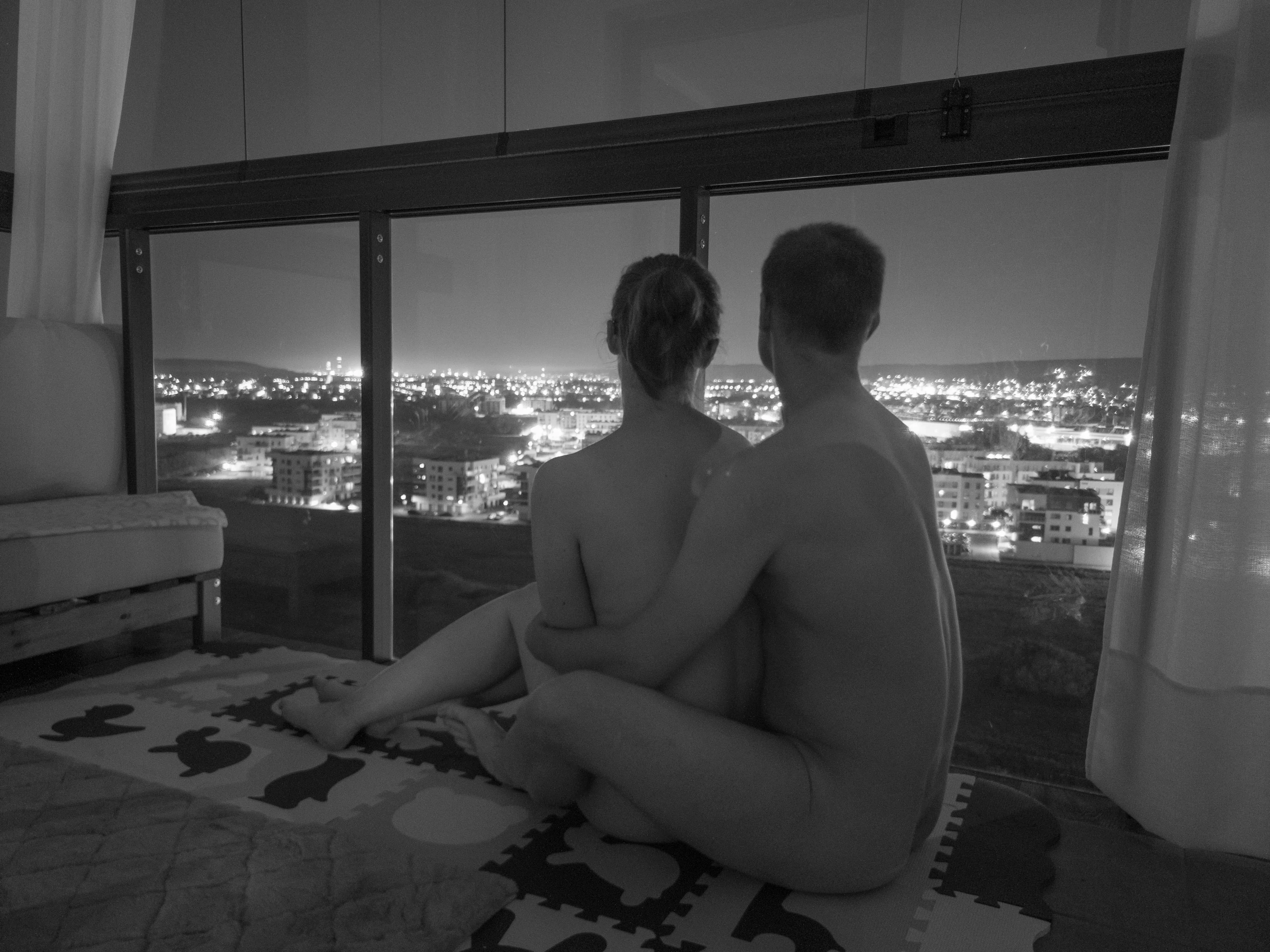 A moment of reflection over the city