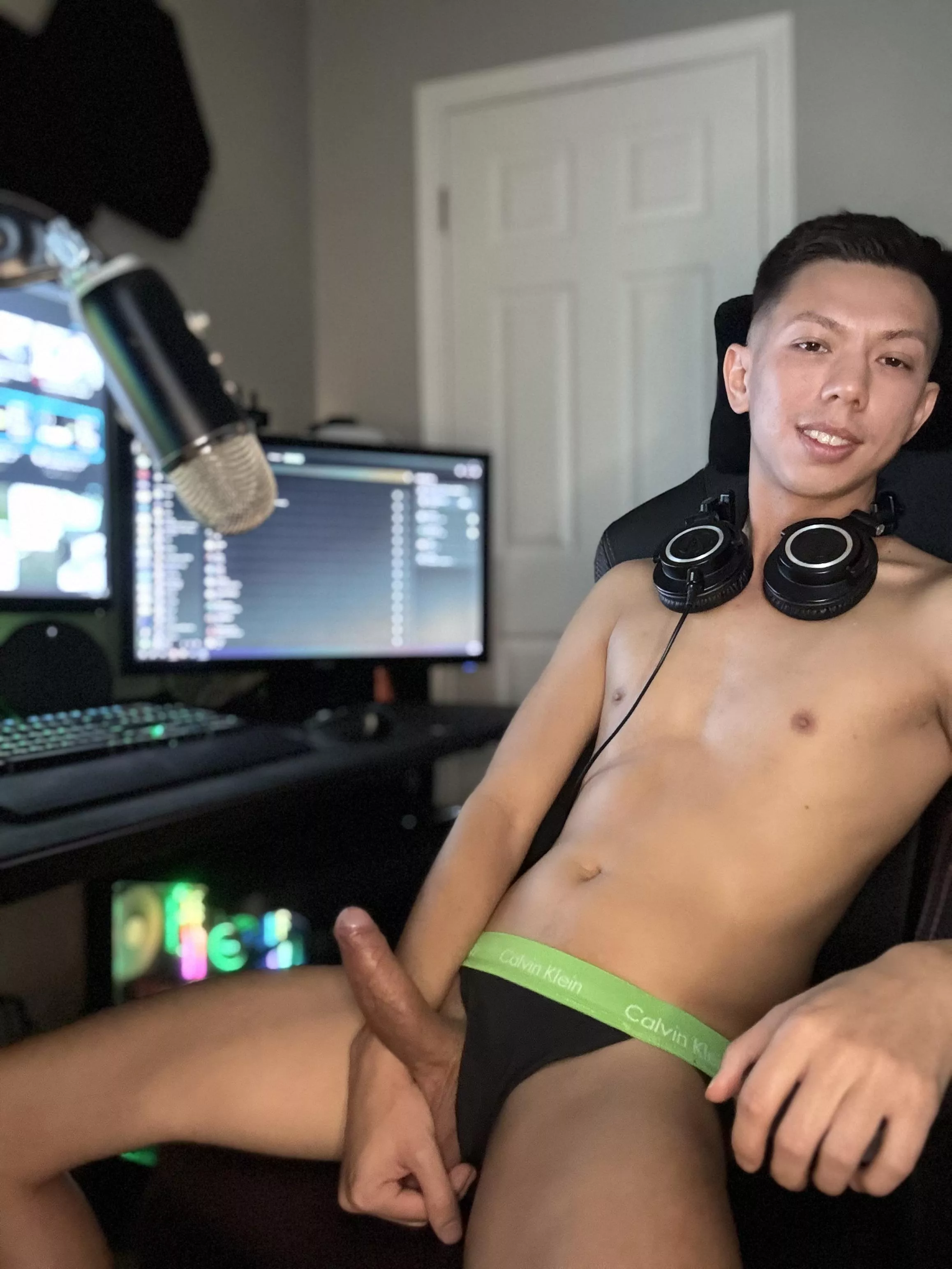 Anyone want to game with me?