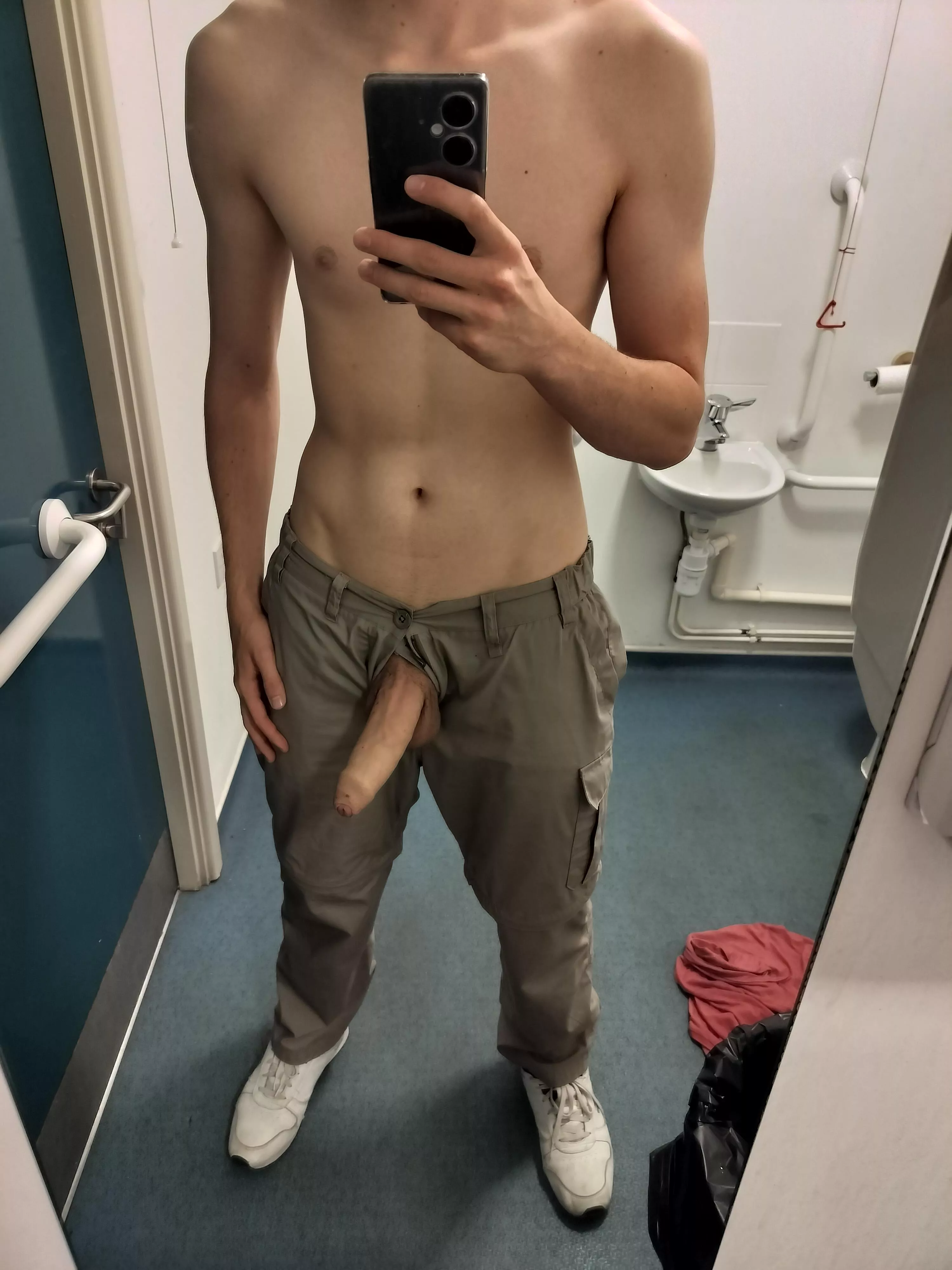 Bored and on my own and work, anyone wanna play