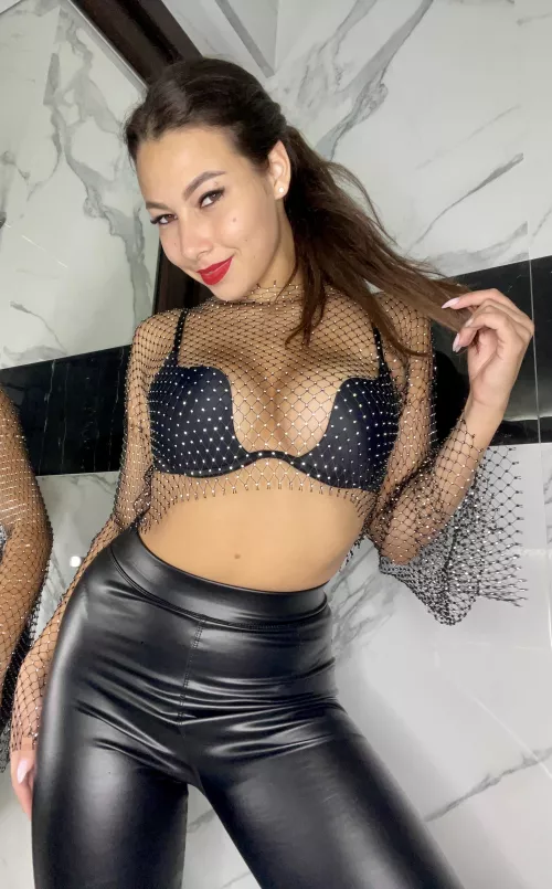 I love sexy outfits… what do you think of this one?