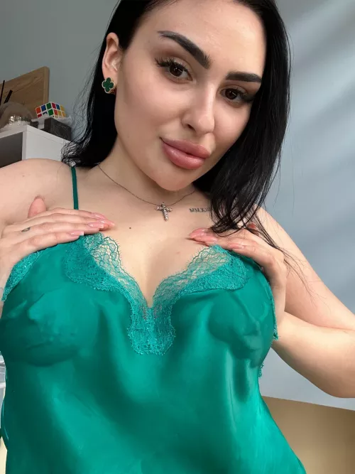 Maybe you're looking for a brunette like me