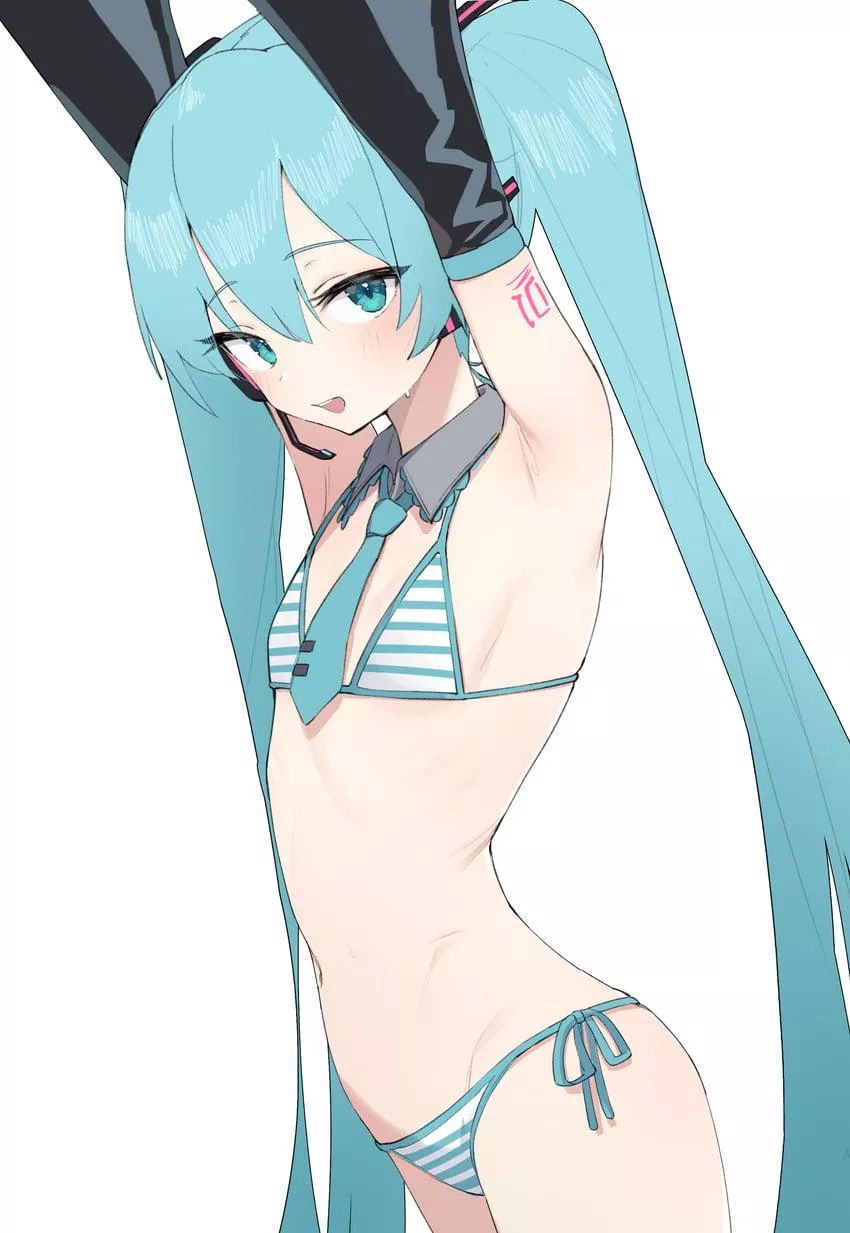 Miku looks so cute in her bikini 
