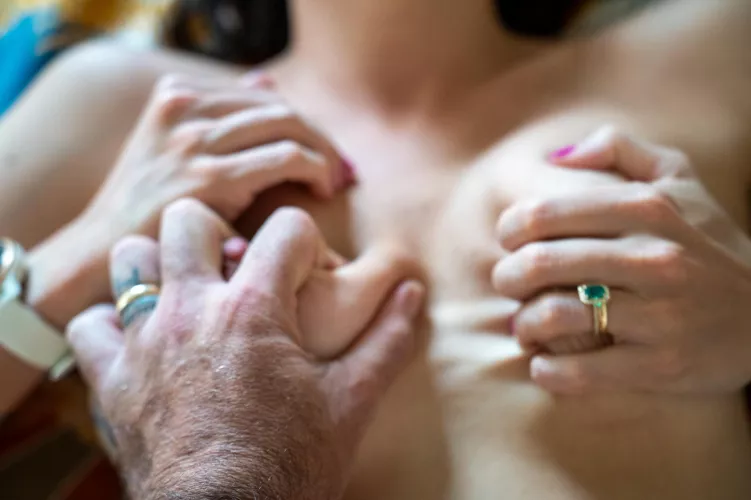 Soft focus strong grip