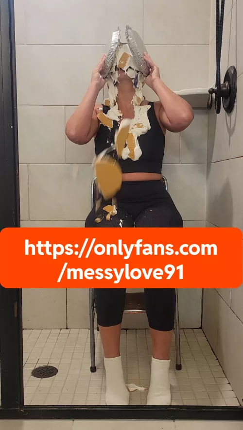 Was dressed to go to the gym but got destroyed with pies instead. Extended my sale. Link in comments 😉