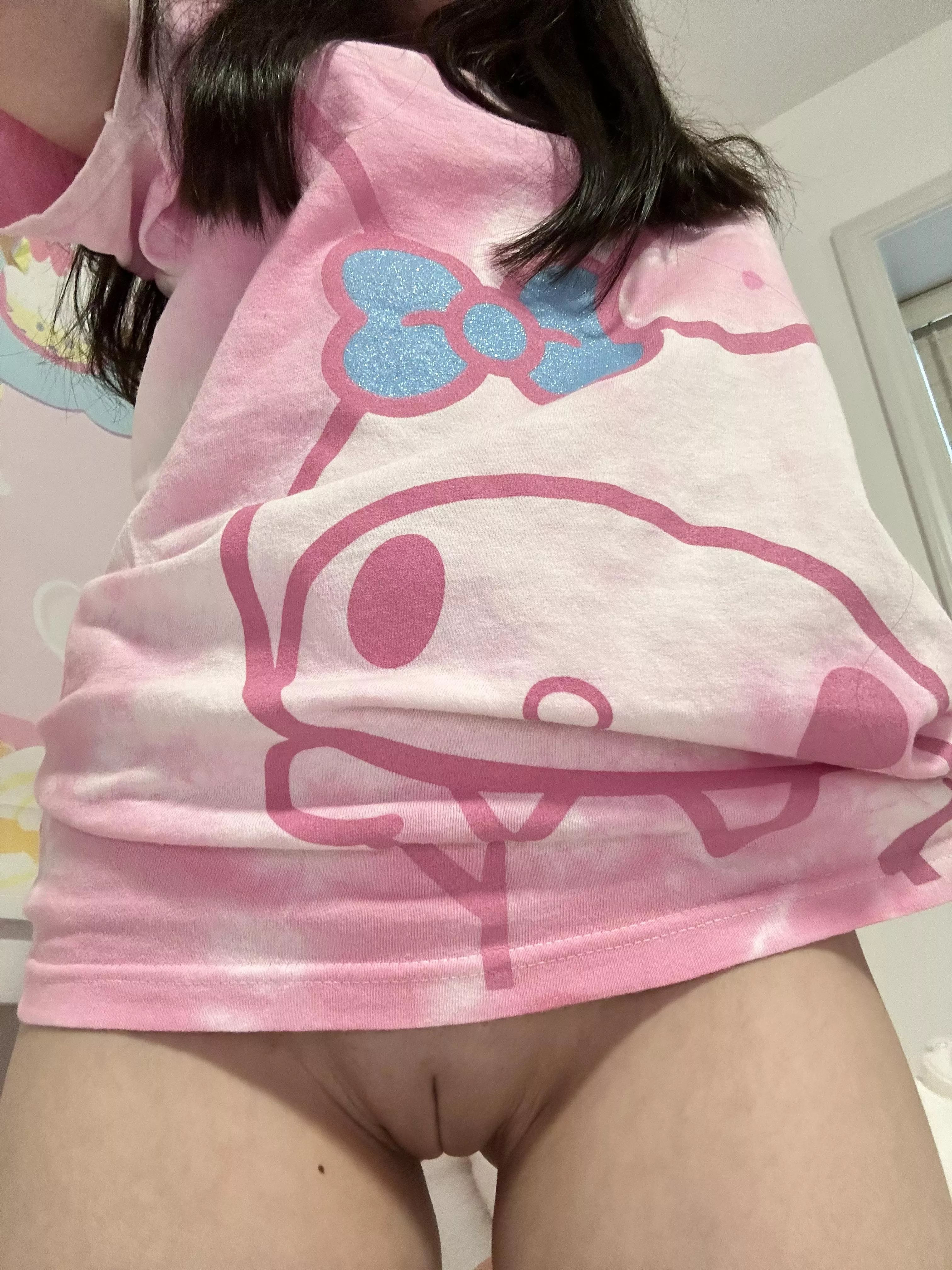 Do you like petite girls with innies? ☺️