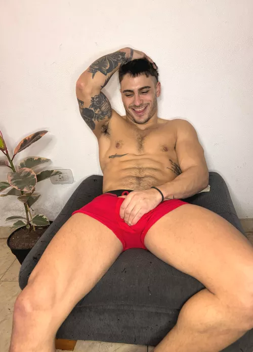 Getting naked for hardcore bulge pics, are you ready?