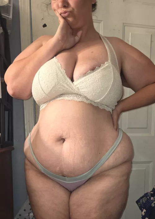 Heard you had a thing for chubby moms