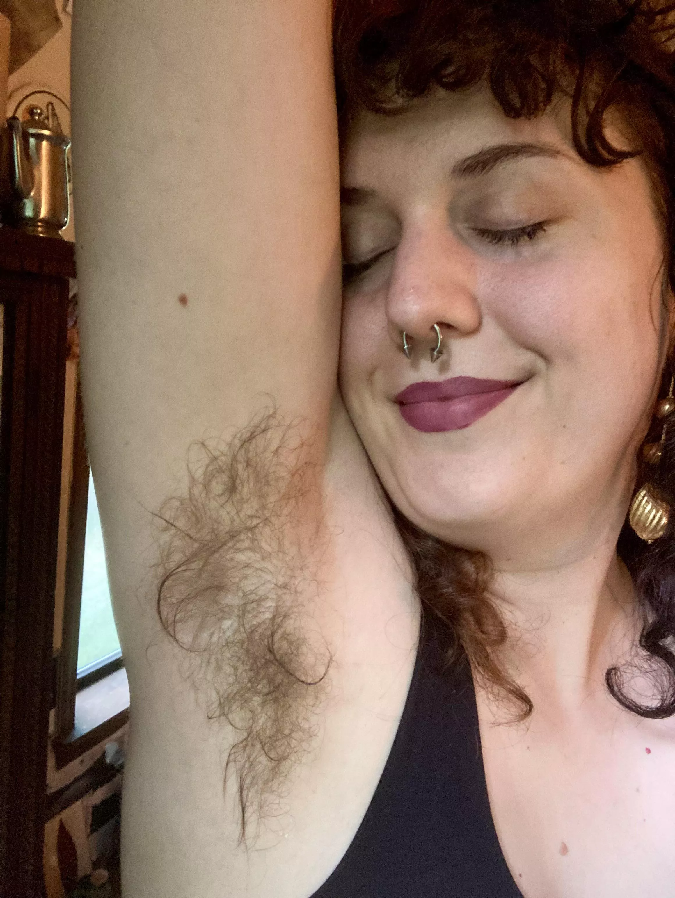 I want you to lick and kiss my pits 