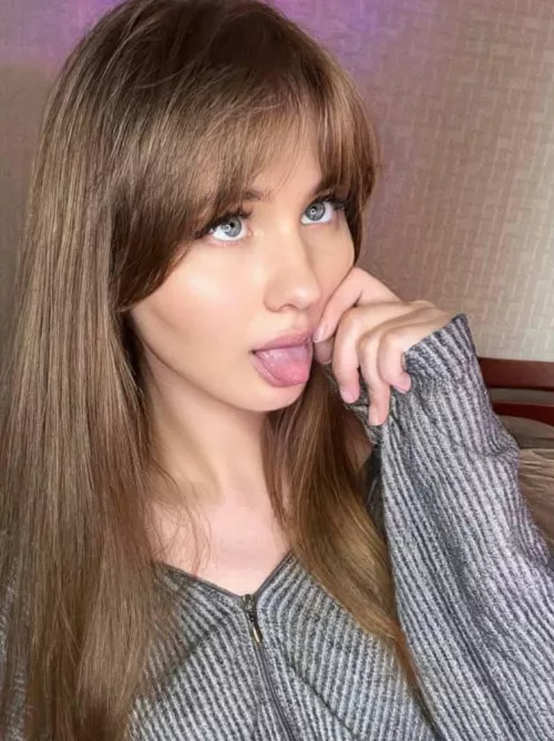 I'll look even hotter with your cum dripping down my mouth