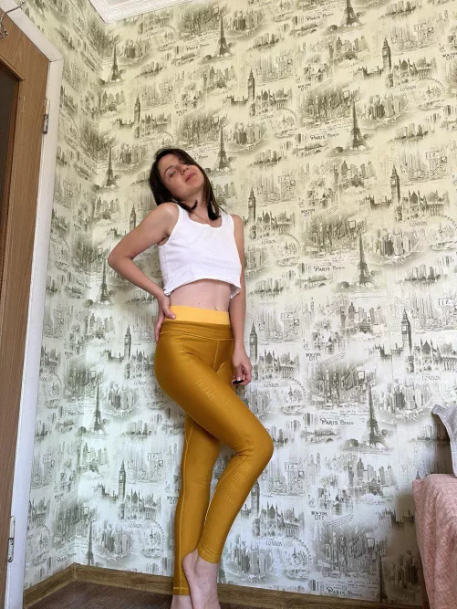 I'm in love with this color of leggings