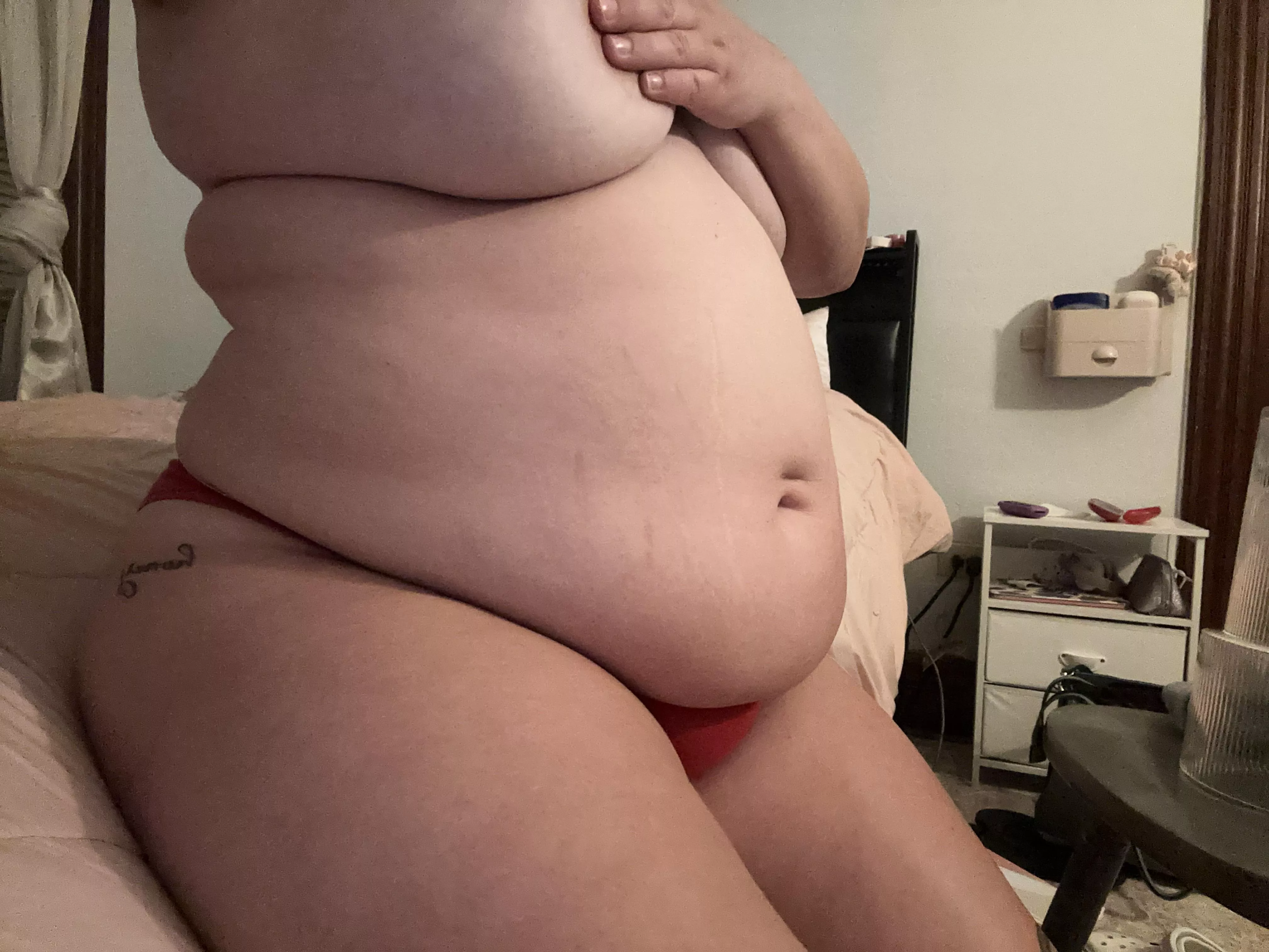 My belly after a soda 😩 I want more😋