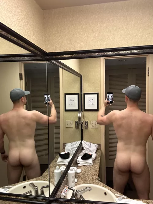 Need my ass ate after leg day. Who’s down?