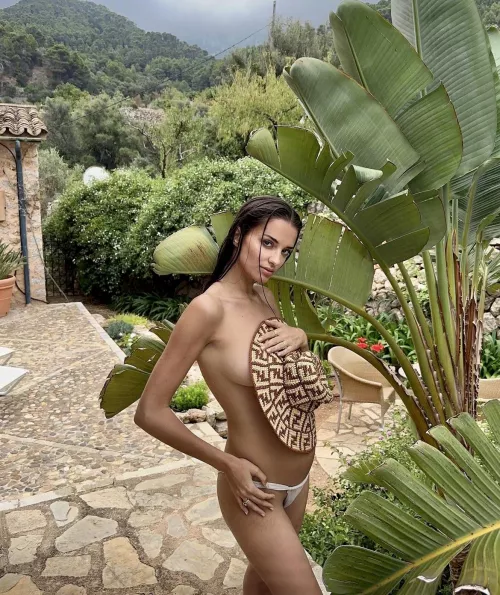 Pregnant Gabrielle Caunesil (@gabriellecaunesil)