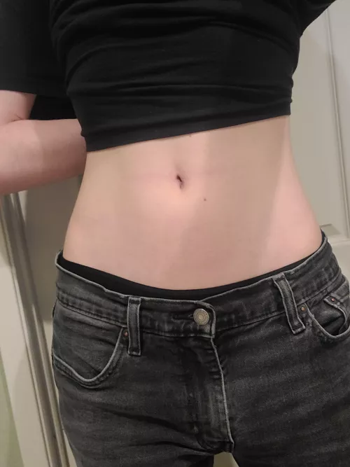 Someone said they like my tummy so i figured I'd post a better pic :3
