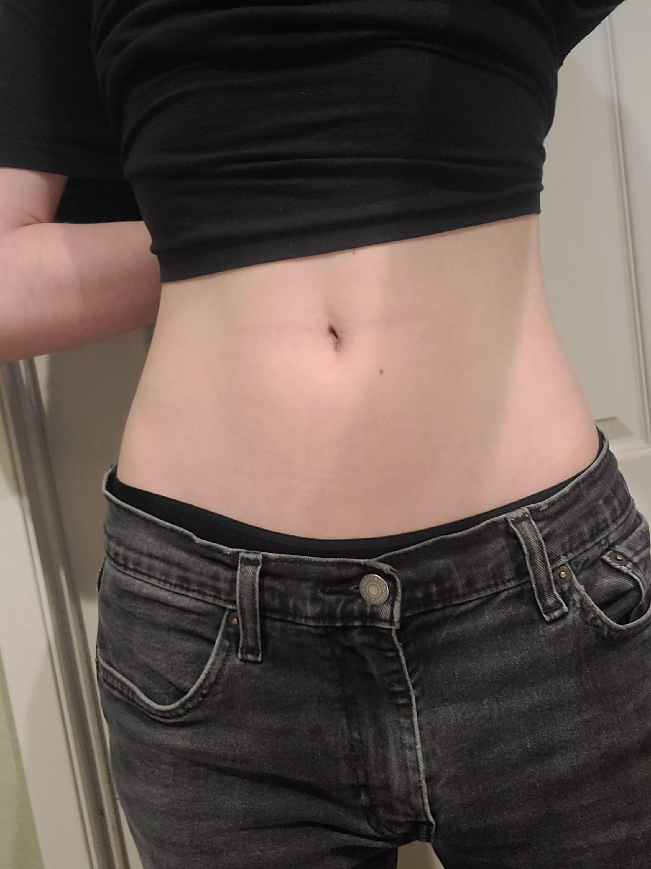 Someone said they like my tummy so i figured I'd post a better pic :3