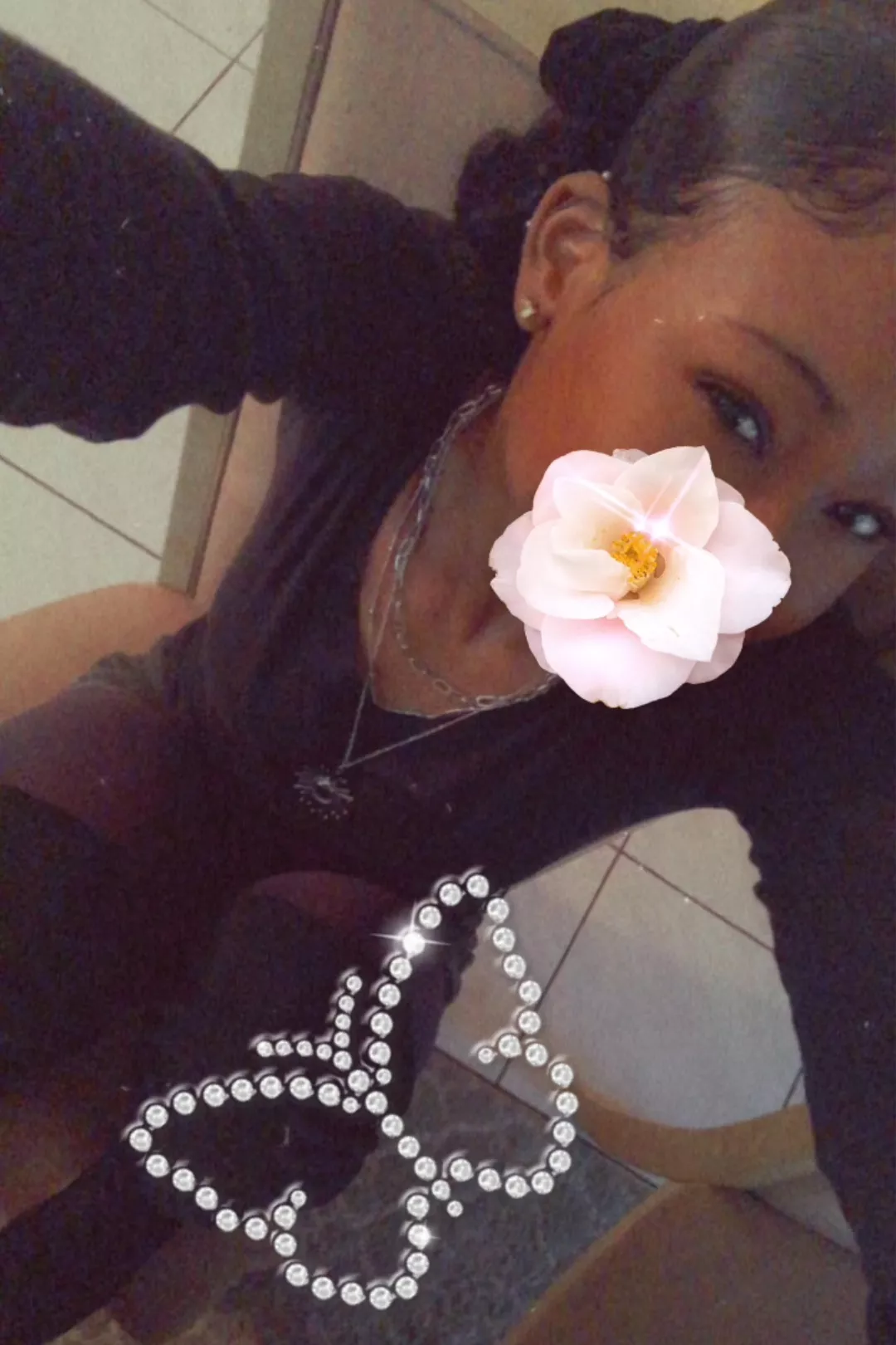 Still cute in all black!! Yayy 🤍