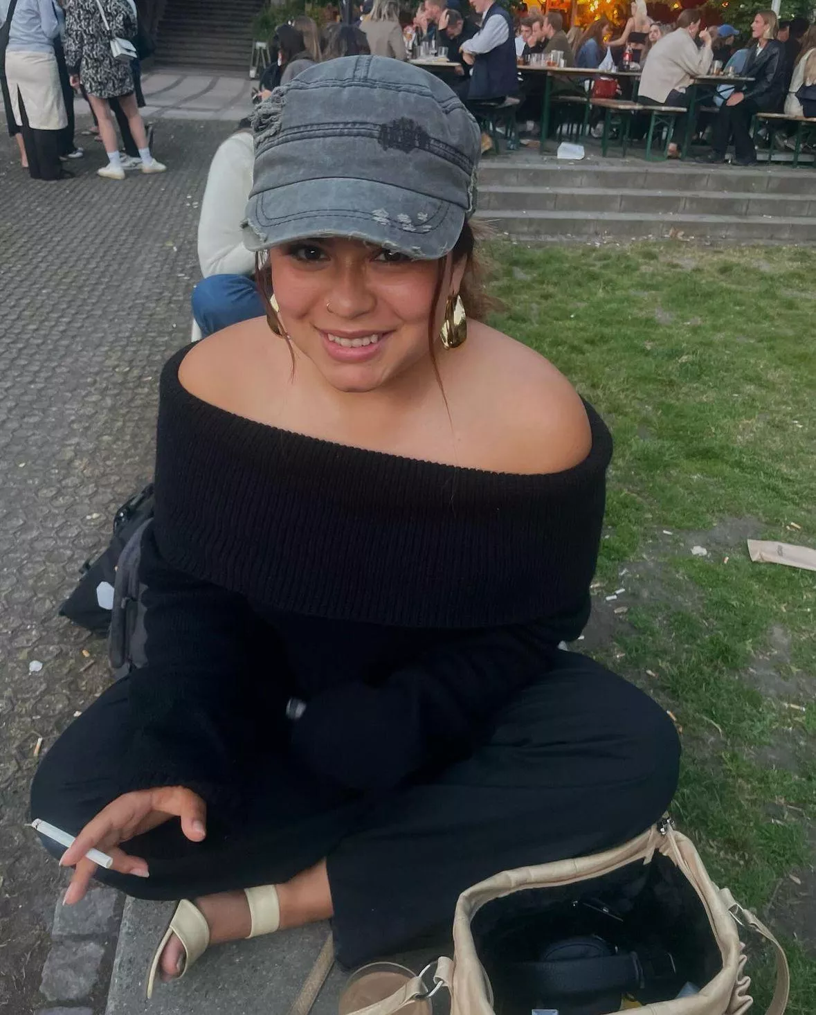 The freedom of smoking outdoors 