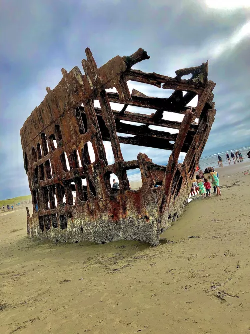 The Peter Iredale on the Oregon coast