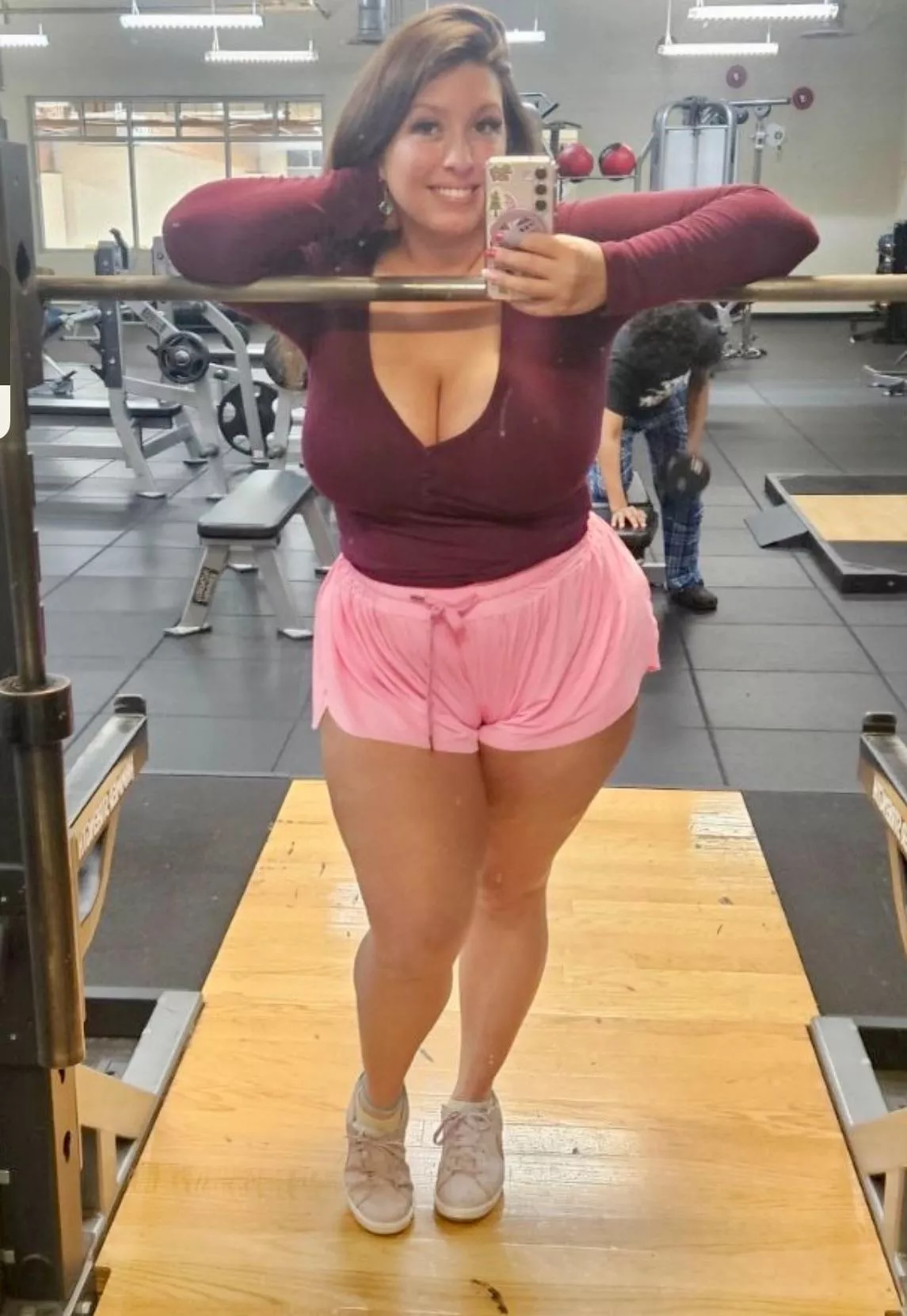 Thick mom at the gym 