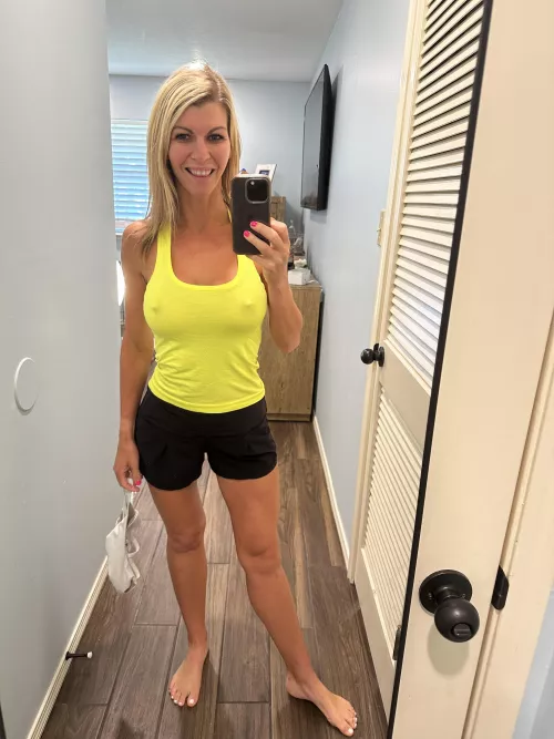 Walking around the neighborhood today looking for eyeballs 