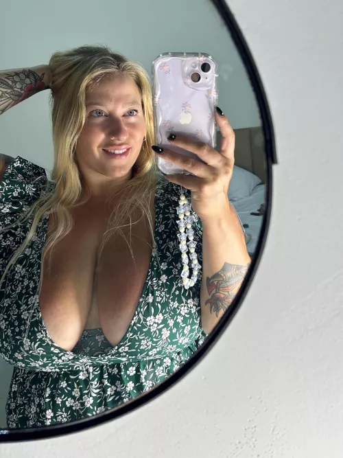 wearing dresses without underwear makes a lot things a lot easier☺️ do you know which things?