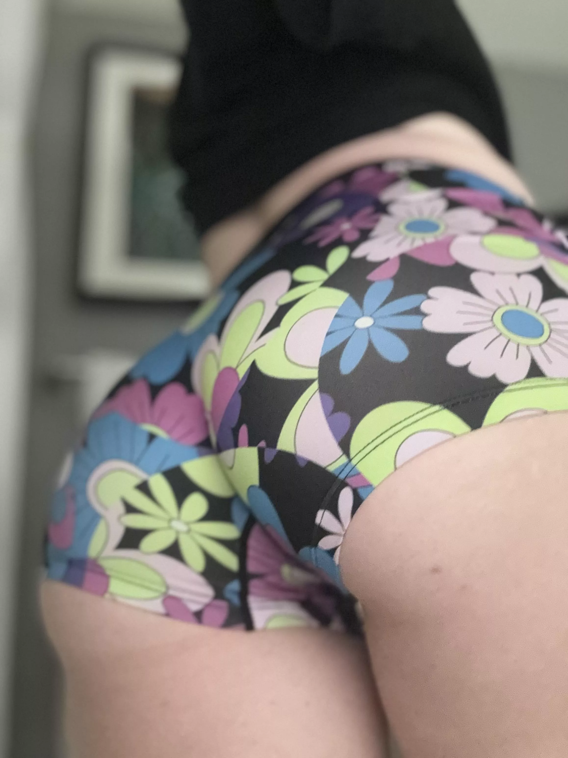 Will you help me hold this it’s a bit heavy