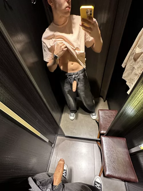 would u unload my balls in locker room