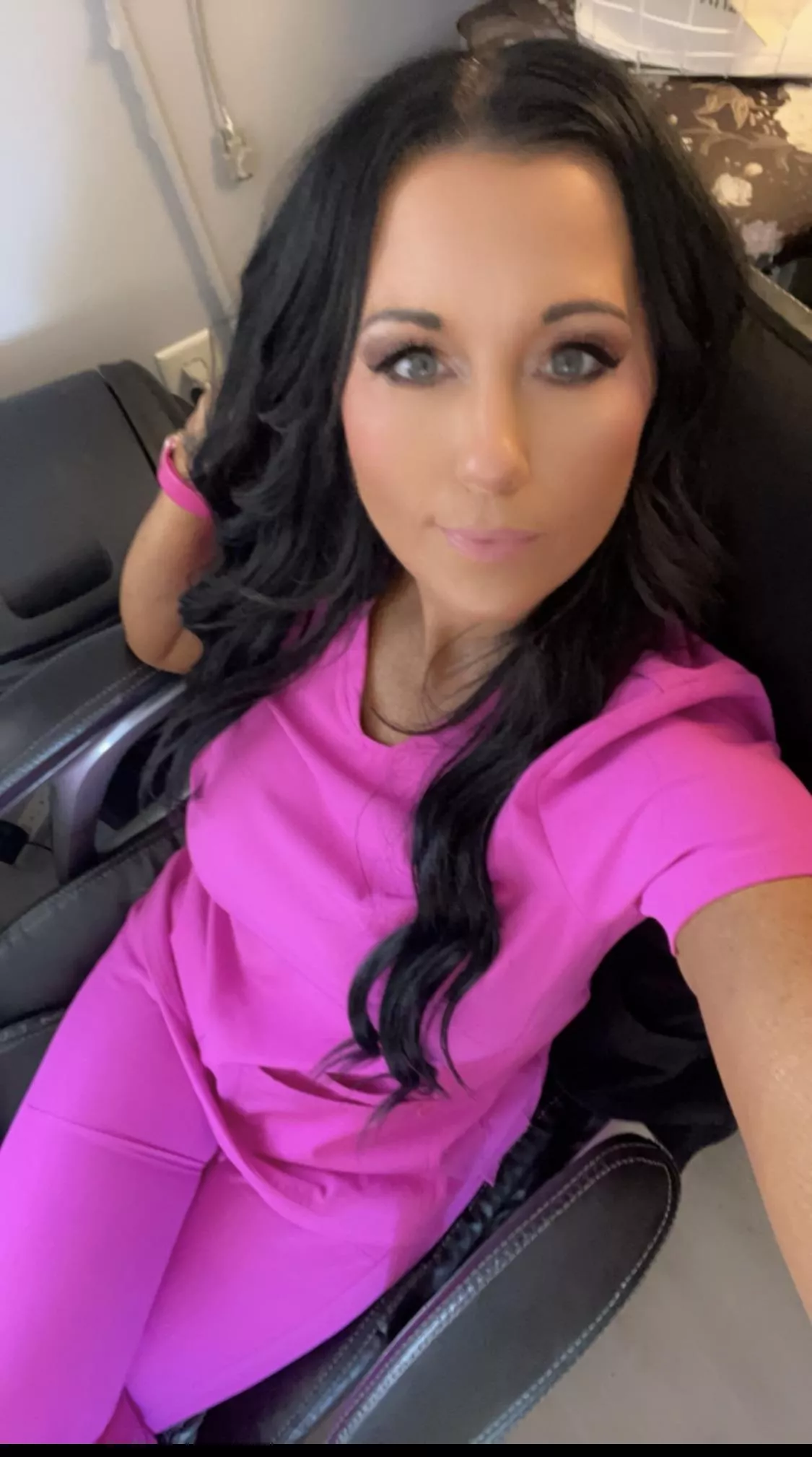 Anyone need an office visit 🫦